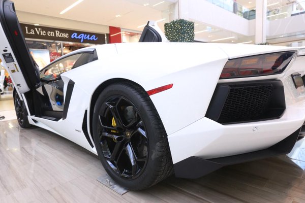 When Your Local Mall Is Giving Away An Aventador Aventador Lambo Power When Your Local Mall Is Giving Away An Aventador Aventador Lambo Power
