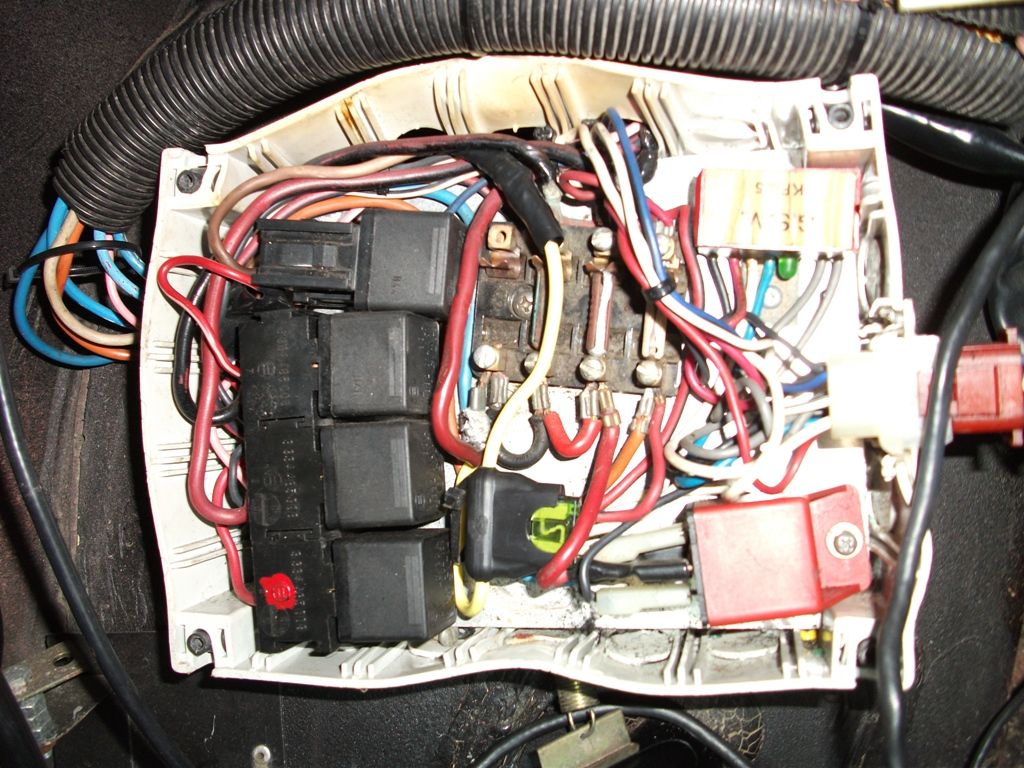 Countach Rear Relay Box - Archived Content - Lambo Power