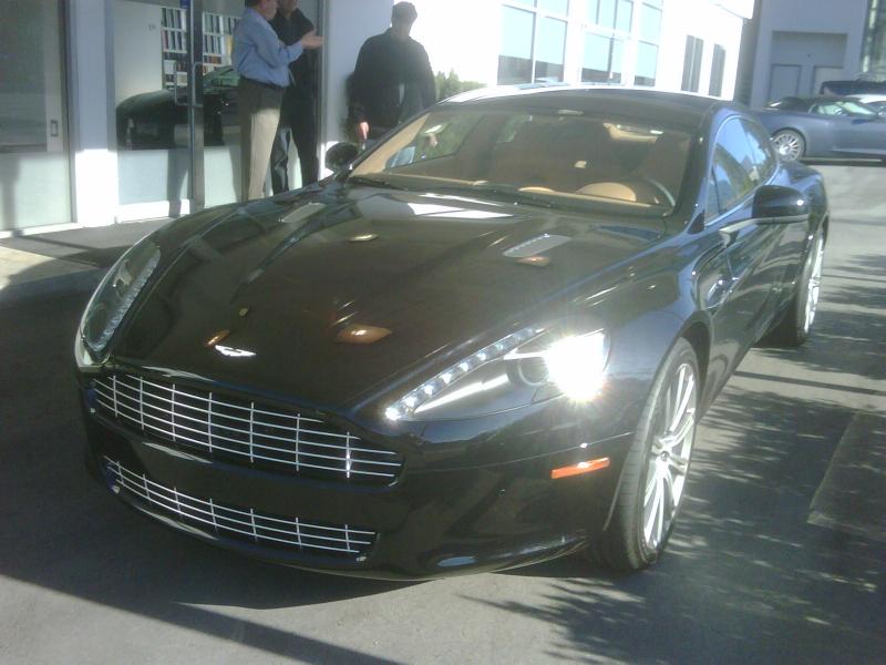 Aston_Martin_Rapide__1_.jpg