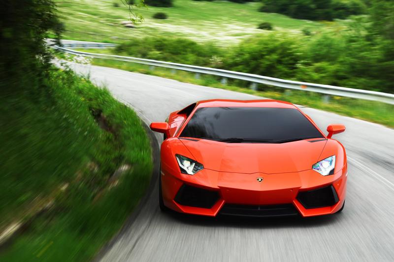 21_2012_lamborghini_aventador_fd_1304056225.jpg