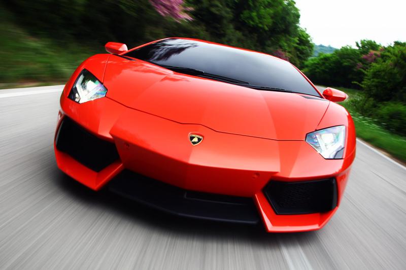 25_2012_lamborghini_aventador_fd_1304056237.jpg