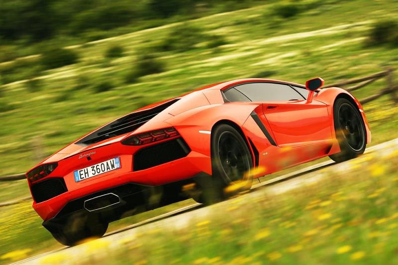 35_2012_lamborghini_aventador_fd.jpg