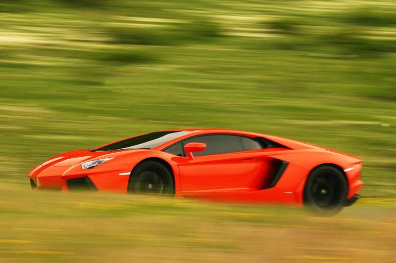 37_2012_lamborghini_aventador_fd.jpg