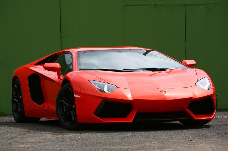 54_2012_lamborghini_aventador_fd.jpg