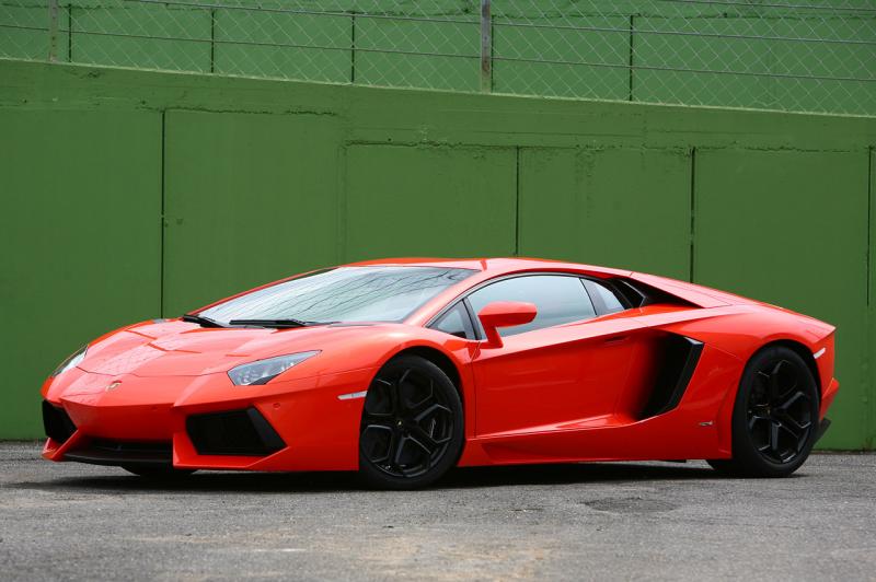 56_2012_lamborghini_aventador_fd.jpg