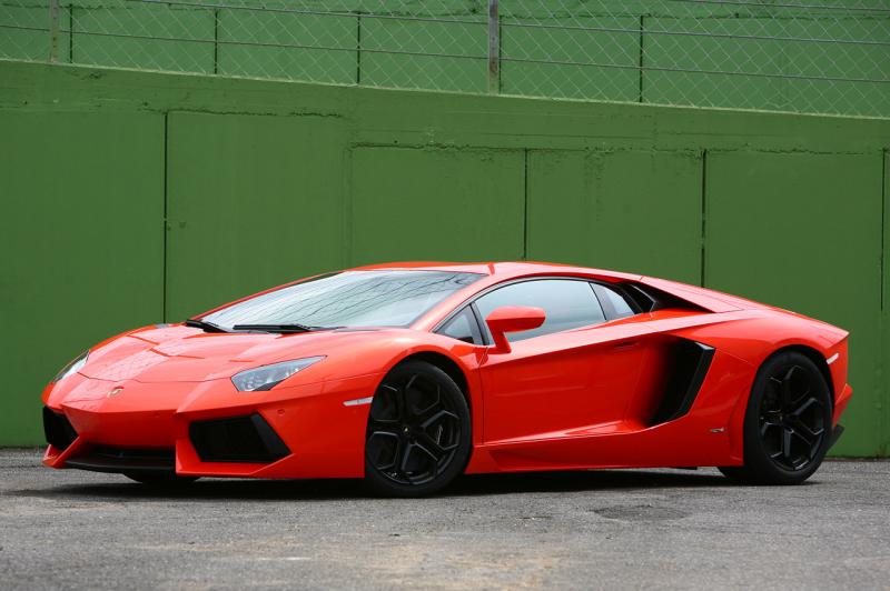 56_2012_lamborghini_aventador_fd.jpg