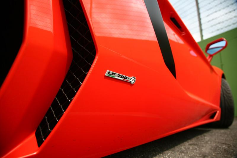 67_2012_lamborghini_aventador_fd.jpg