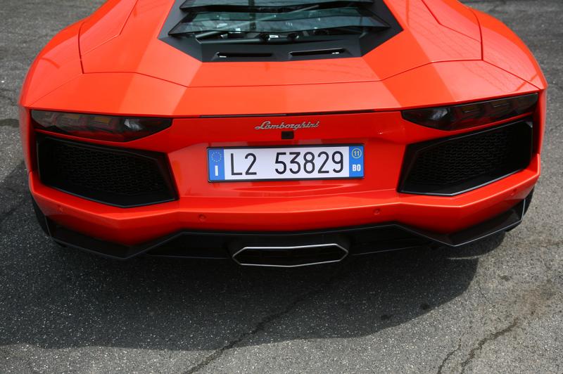 72_2012_lamborghini_aventador_fd.jpg