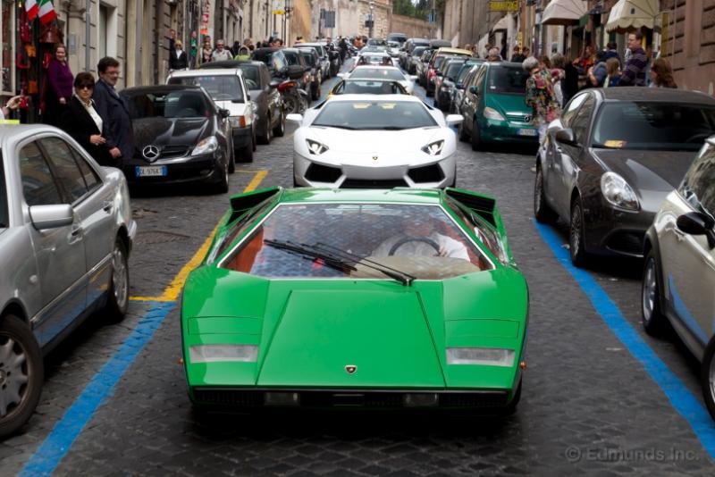 lamborghini_1973_countach_group_fe_602119_815.jpg