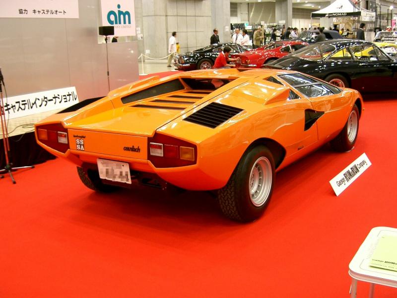 Lamborghini_Countach_rear_side_.jpg