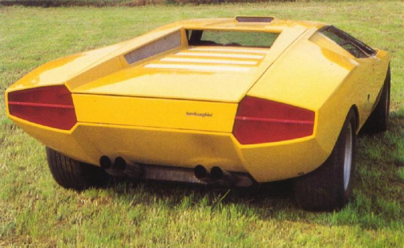 lamborghini_lp500_rear_on_grass.jpg