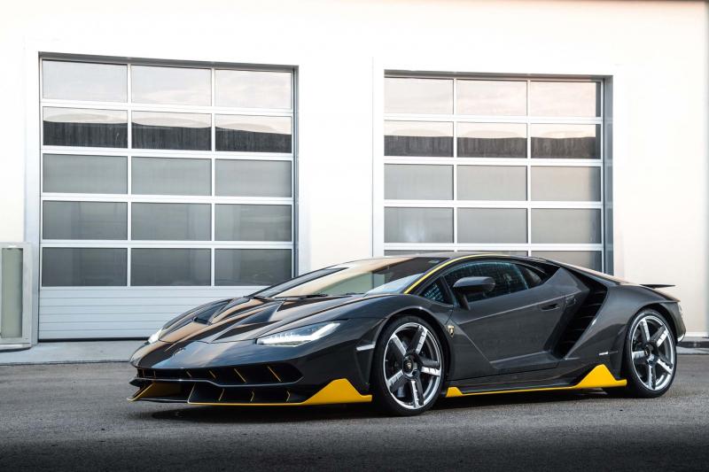 Lamborghini_Centenario_LP_770_4_front_three_quarter.jpg