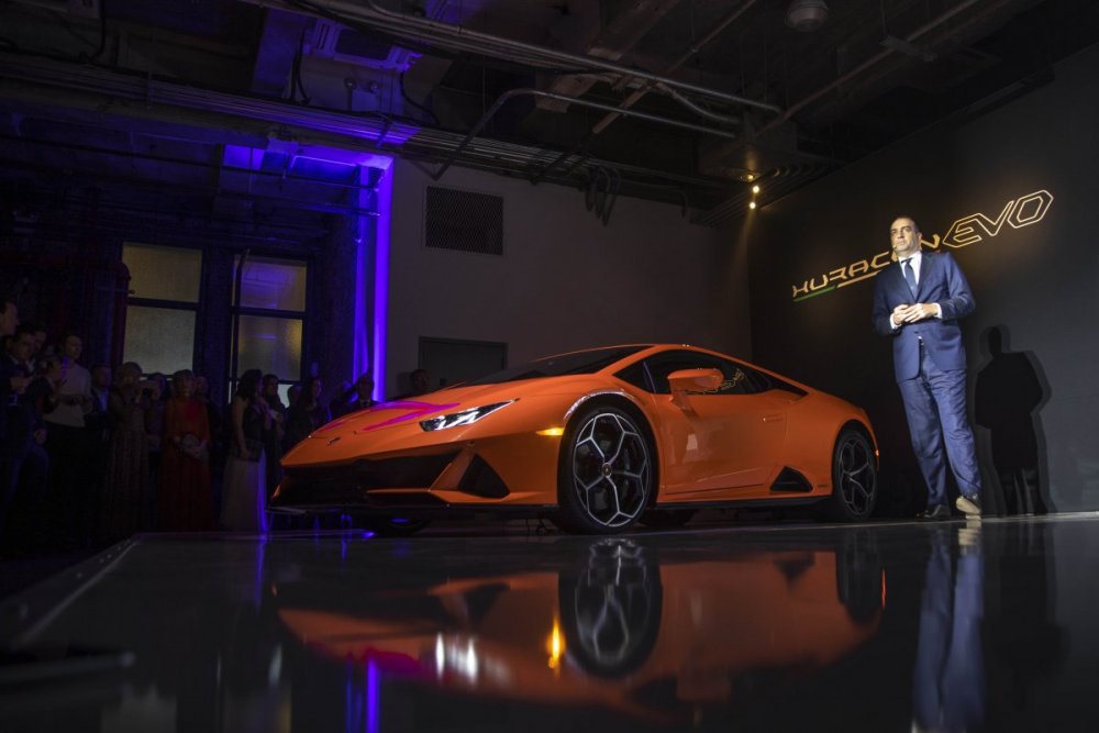 Federico Foschini (Automobili Lamborghini, CCO) and Huracán EVO Coupé.jpg