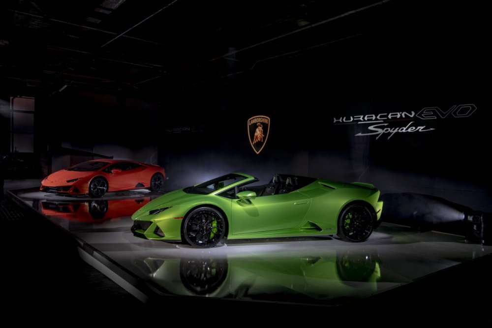 Huracán EVO Coupé and Huracán EVO Spyder.jpg