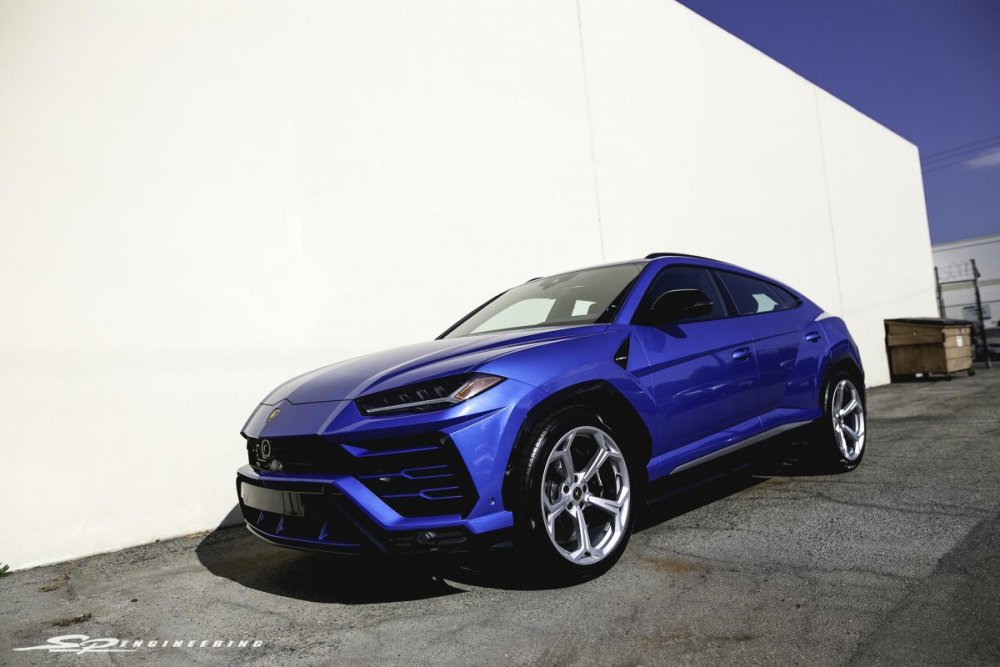 blue_urus_4.jpg