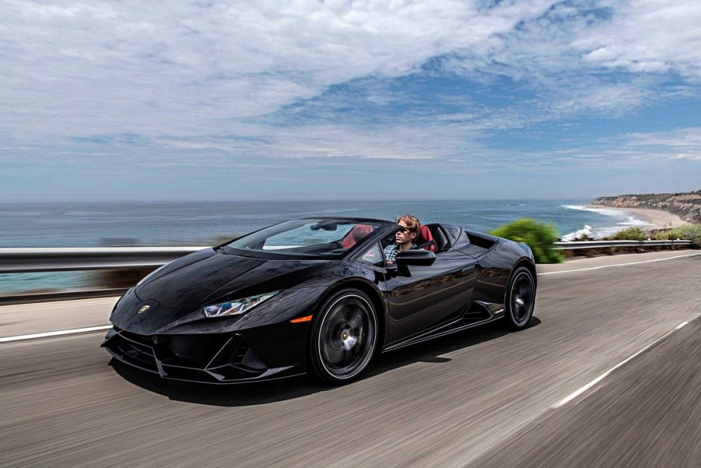 2020-Lamborghini-Huracan-Evo-Spyder-lDriver-Side-Front-View.jpg