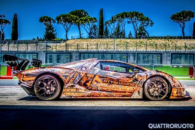 2020-Lamborghini-SCV12-10.jpg