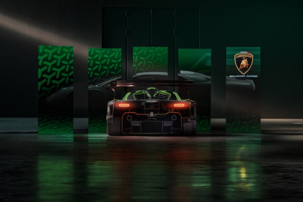 Lamborghini_Essenza_SCV12_5.jpg